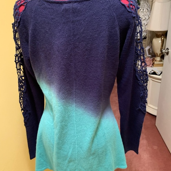 Venus Ombré lace sleeve sweater - Picture 3 of 6
